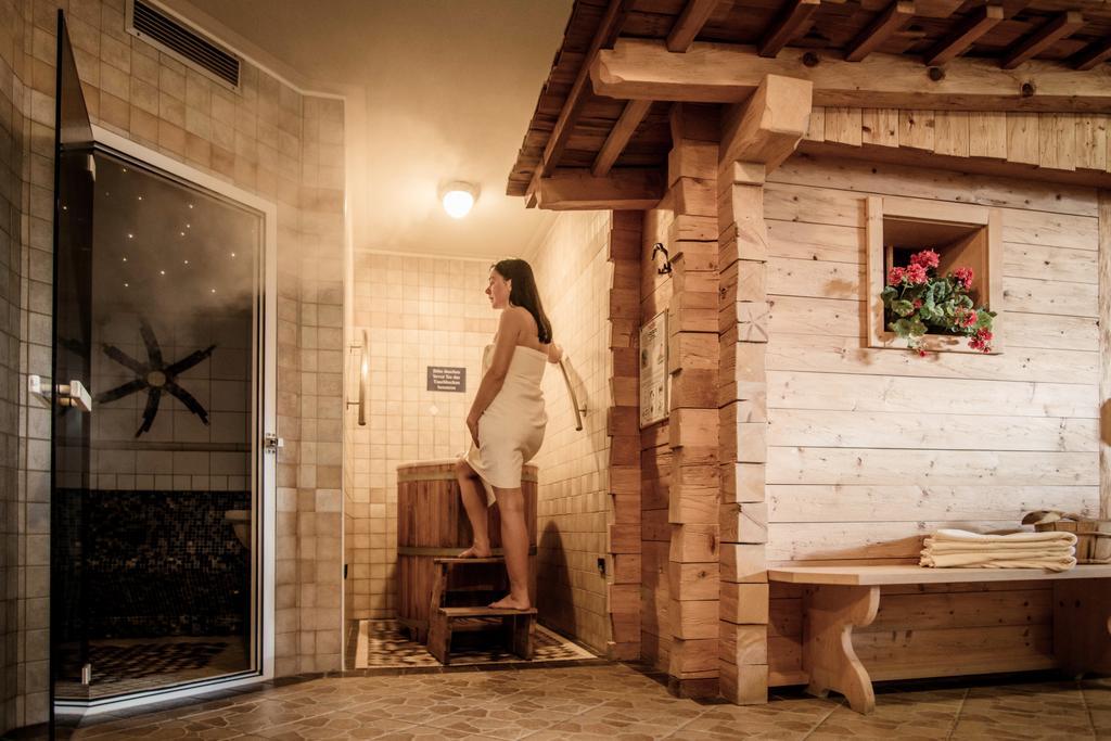 Appartement- Und Wellnesshotel Winkler Falzes Exterior foto